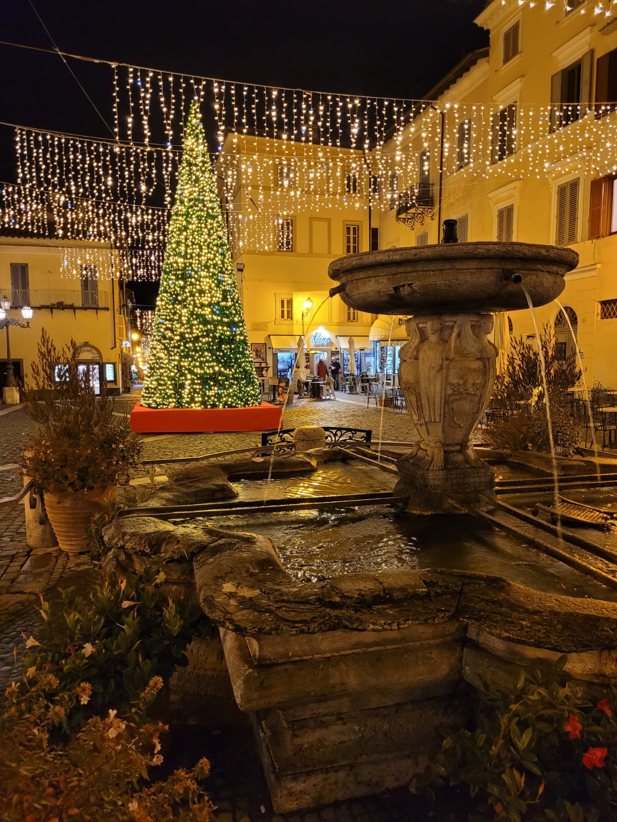 “Natale è insieme. Tradizioni, luci atmosfere di festa a Castel Gandolfo”